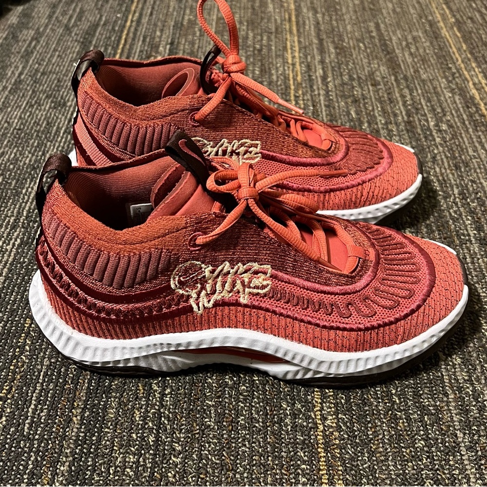 Men size 6.5 Nike cosmic unity 3 cedar ice peach